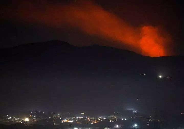 刚刚，又发动了空袭，这就是战争！