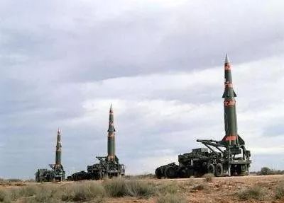 美要敢在亚洲部署中程导弹，国防部放话了，中国决不答应！