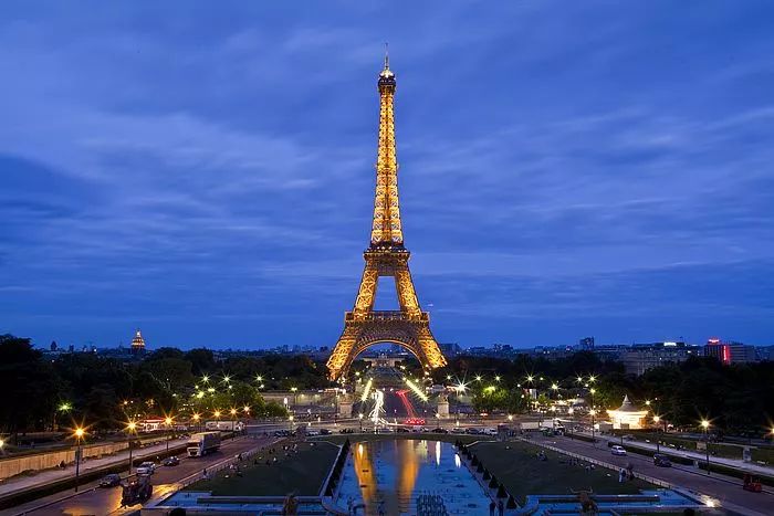 恐怖分子计划引爆飞机炸毁埃菲尔铁塔！这一邪恶“创意”7年后最终在纽约“9·11”实现……