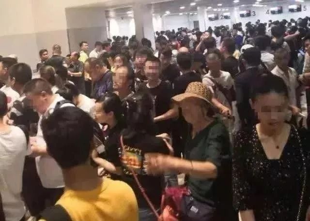 7天10万中国人撤离柬埔寨？怎么回事？
