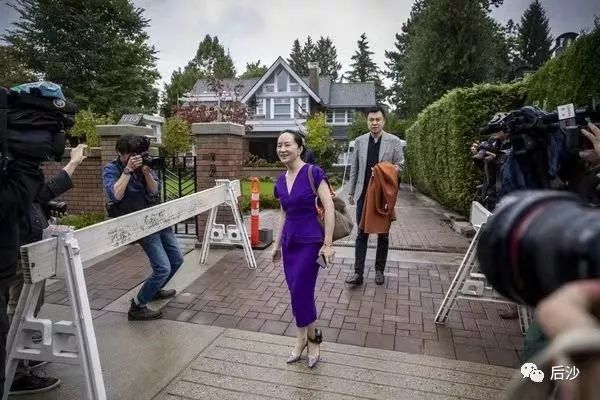 孟晚舟再次出庭，电子脚镣格外刺眼！她何时能重获自由？