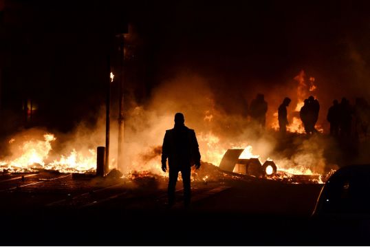 11人死亡4000多人受伤：50年来最大社会骚乱，法国如何平息的？