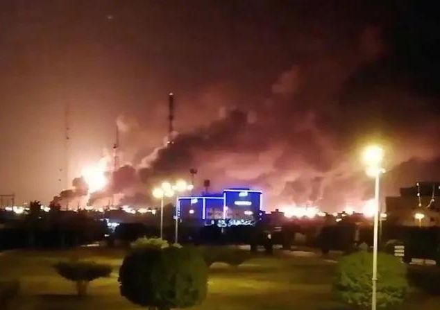 升起复仇的红旗！伊朗连出5招！