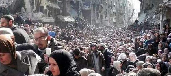 让你抱美国大腿，这下惨了吧...