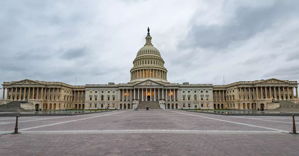 美国政客，手太长，自我感觉也太好了！