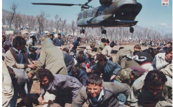 睁大眼睛看看吧！库尔德人正在用血淋淋的教训告诉人们，跟美国走，只有死路一条。