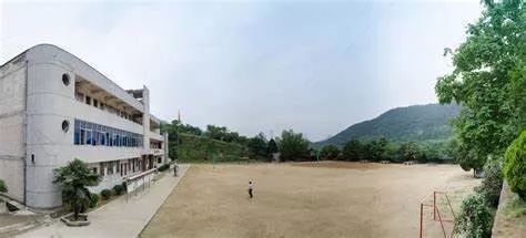 农村孩子绝望的军备竞赛！
