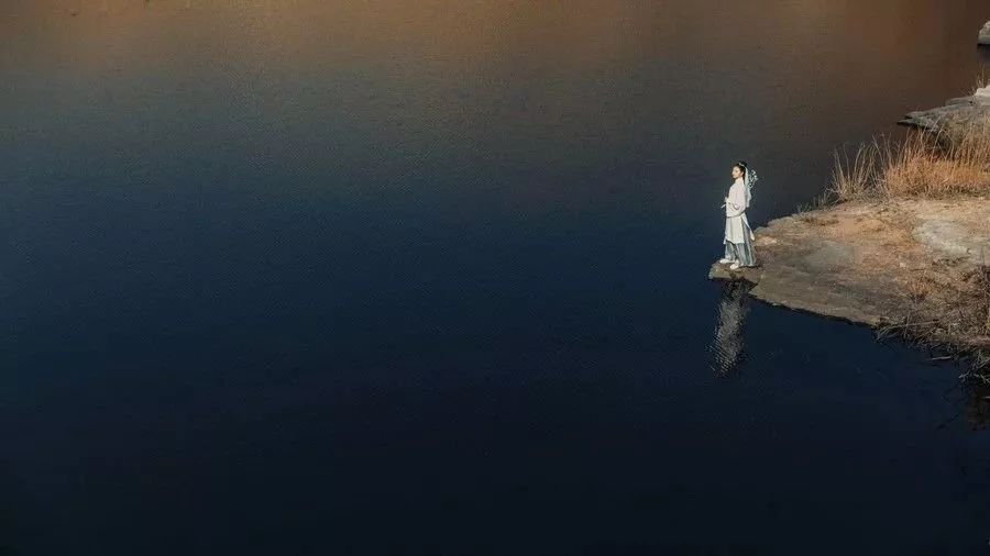 若不是心宽似海，哪来的风平浪静！