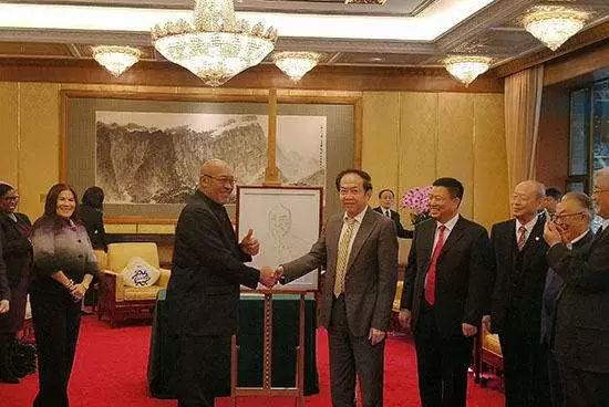 刚刚，中国，在美国后院打入了一颗钉子！