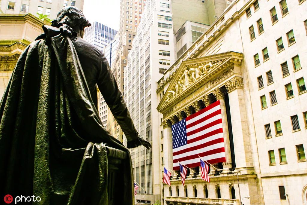 第一块多米诺骨牌倒下：在美机构争相逃离，一场大风暴即将来临！