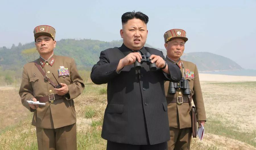 美国威胁朝鲜今晚就开战，最倒霉的是他！