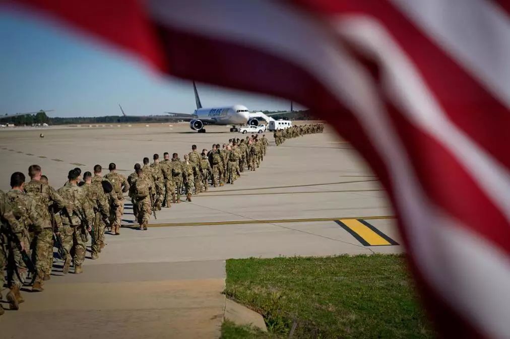 局势陡转：美国突然认怂，背后真相或不寻常...