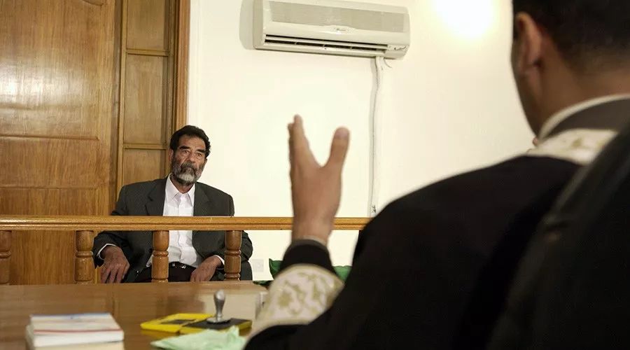 有争议的独裁者：上了绞刑架的萨达姆！