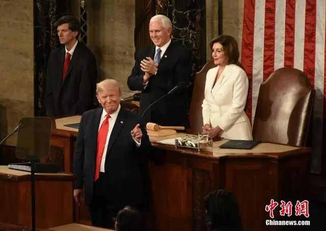 当着全美国人的面，佩洛西撕了特朗普的国情咨文！