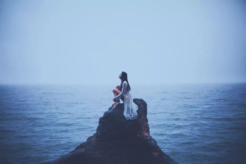 真正的成熟，就是不动声色地做自己的摆渡人！