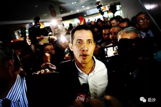 瓜伊多领旨归来，老百姓“夹道欢迎”！带路党能有什么出息？