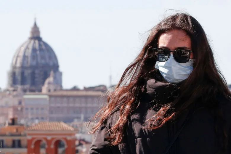 “国门戴口罩”与“国民戴口罩”的二选一！