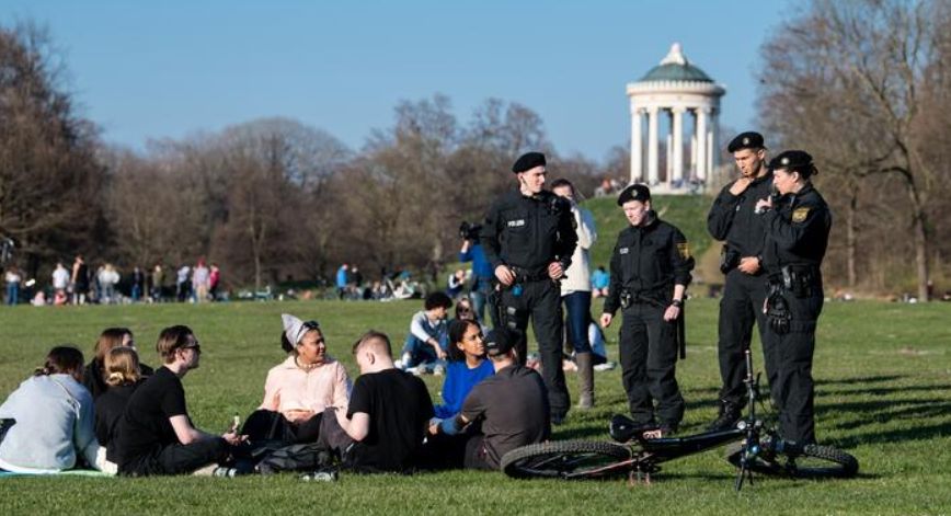 魔幻现实：德国人主动寻求病毒感染！