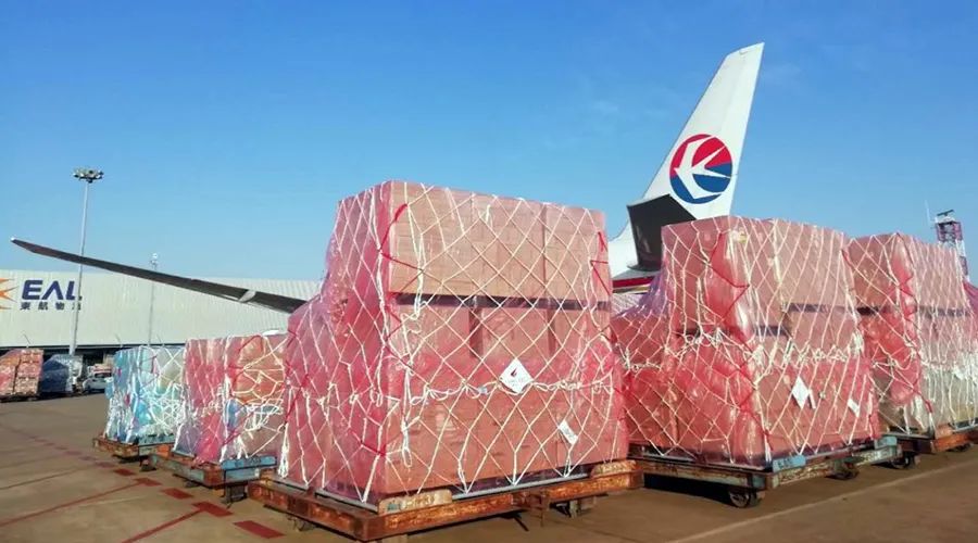 不断蔓延的新冠肺炎或许就是第三次世界大战！