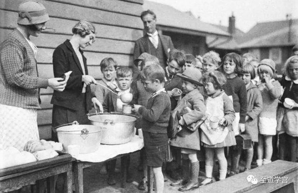 震惊：美国真的全民要饭了！