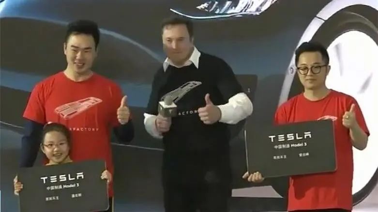 发动革命，才能让制造业回流美国！