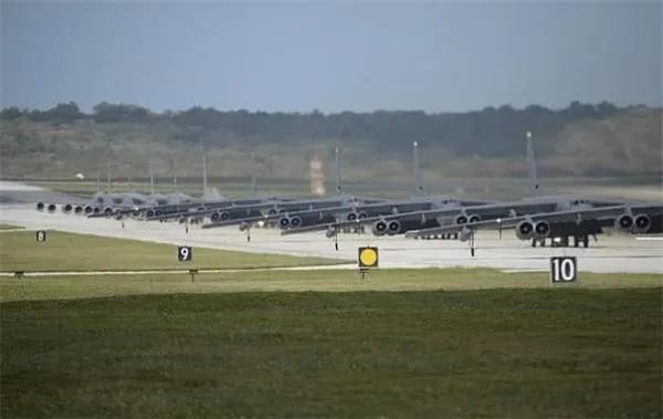 美国将B-52H从关岛撤回本土，是为台海冲突做战争准备？