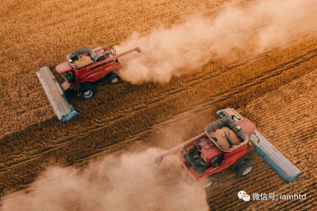 1个美国农民可以顶1000个中国农民吗？