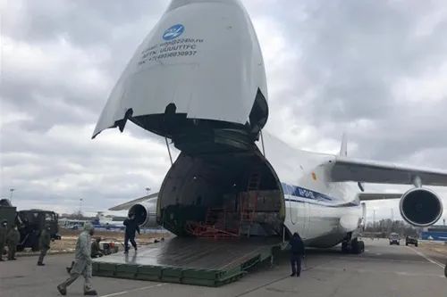 阅兵搁浅、单边制裁缠身、2024问题暂停……普京：一切尽在掌握！