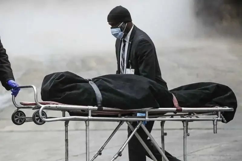 “宁可更多人死，也不能让经济崩溃！”100年前，美国做了场震惊全球的实验……