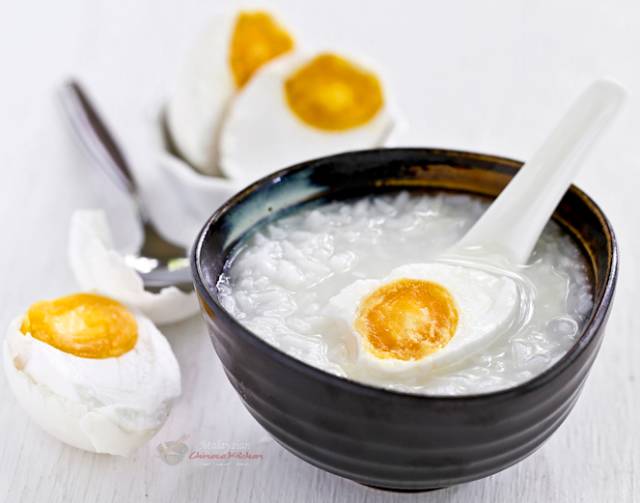 鸡蛋、鸭蛋、鹅蛋、鹌鹑蛋，营养差别这么大，不知道亏大了！