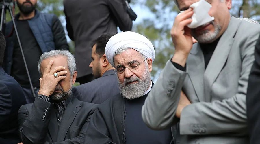 三重打击之下，陷入绝境的伊朗是如何自救的？