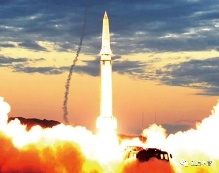 悬念：世界权力是和平交接，还是战争交接？