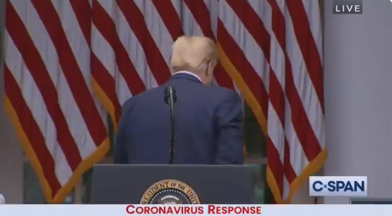 ​特朗普吹嘘美国检测率“世界第一”，今天被再次爆发出英雄气的武汉打脸了！