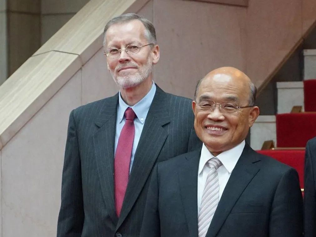 “台独”怂了？