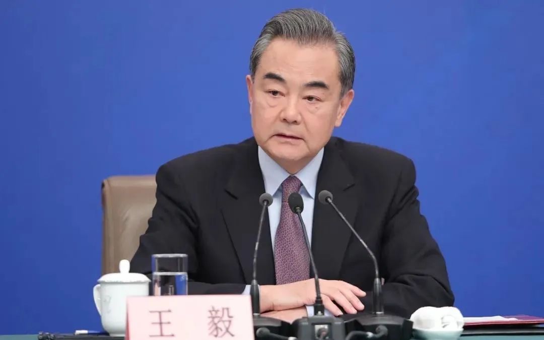 这场记者会有哪些弦外之音？