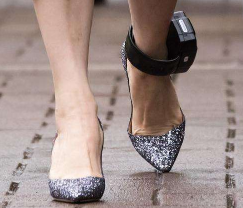 记住这一天：加拿大阻断孟晚舟回家路！