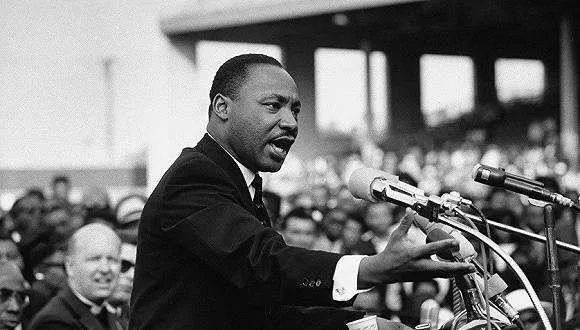 血淋淋的真相，美国黑人平权不过是金融骗局！