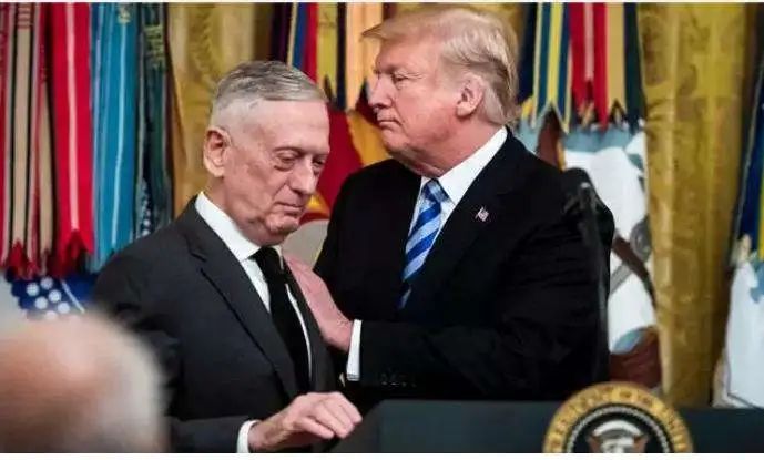 特朗普被“疯狗”咬了！