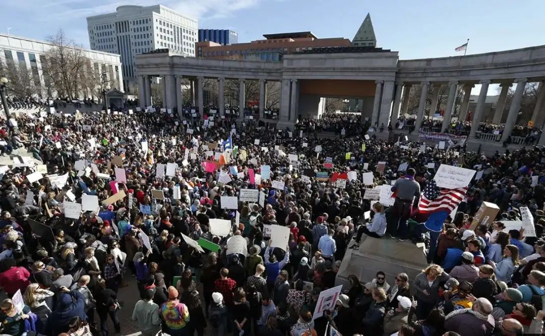 特朗普：敢不让我做总统，我就扒美国底裤！