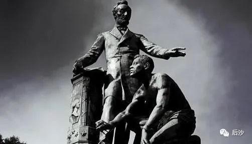 抗议者推倒华盛顿，杰斐逊，现在轮到林肯了！