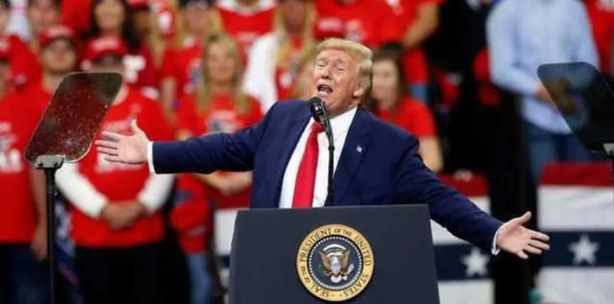 请将特朗普留下！