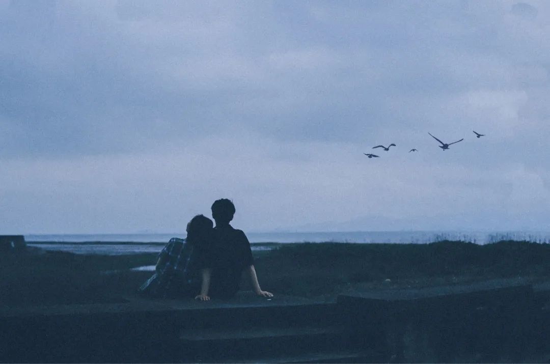 一个人最大的灾难：对外人和气，对家人发脾气！