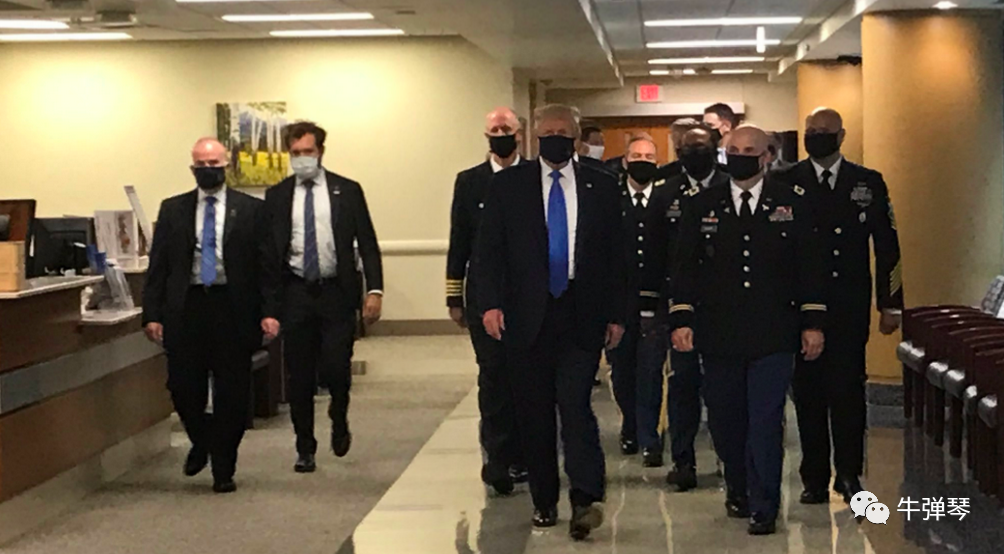 投降了，特朗普活成了他最讨厌的样子！