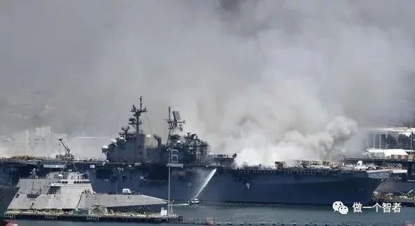 打航母很容易，航母是油库和弹药库，美国两栖舰艇起火爆炸就是例子！