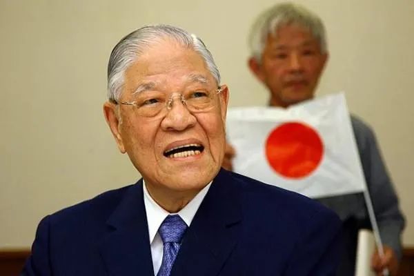 李登辉还在走！