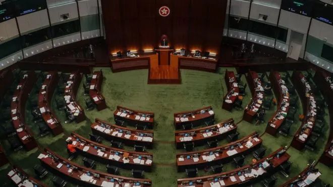 香港立法会选举推迟一年，乱港分子为何如遭雷击？