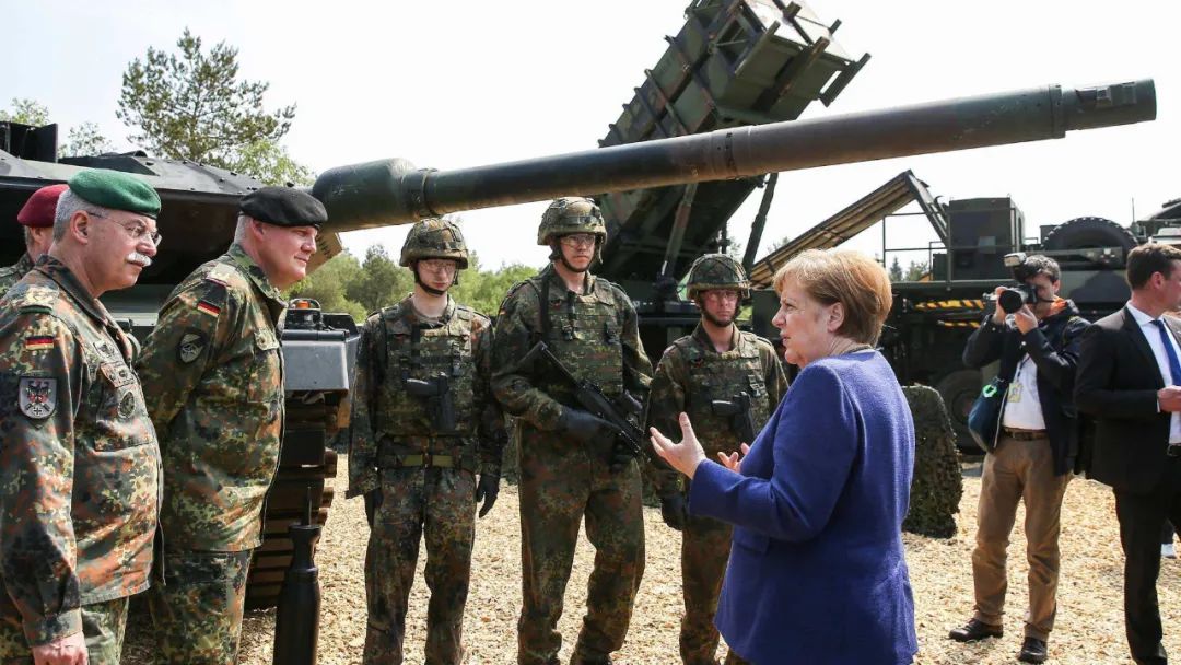 美国突然从德国撤军1.2万，发生了什么？