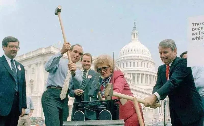 日本战后50年：能买下美国为什么输掉国运？