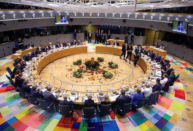 欧盟中立，美国在欧亚发起热战或冷战阴谋，必然破产！