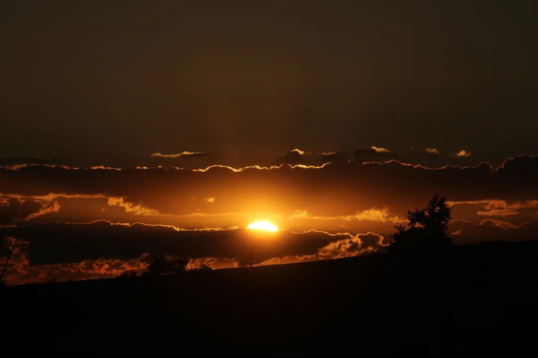 不管特朗普怎么折腾，美国到最后对中国只剩下一条路可走！